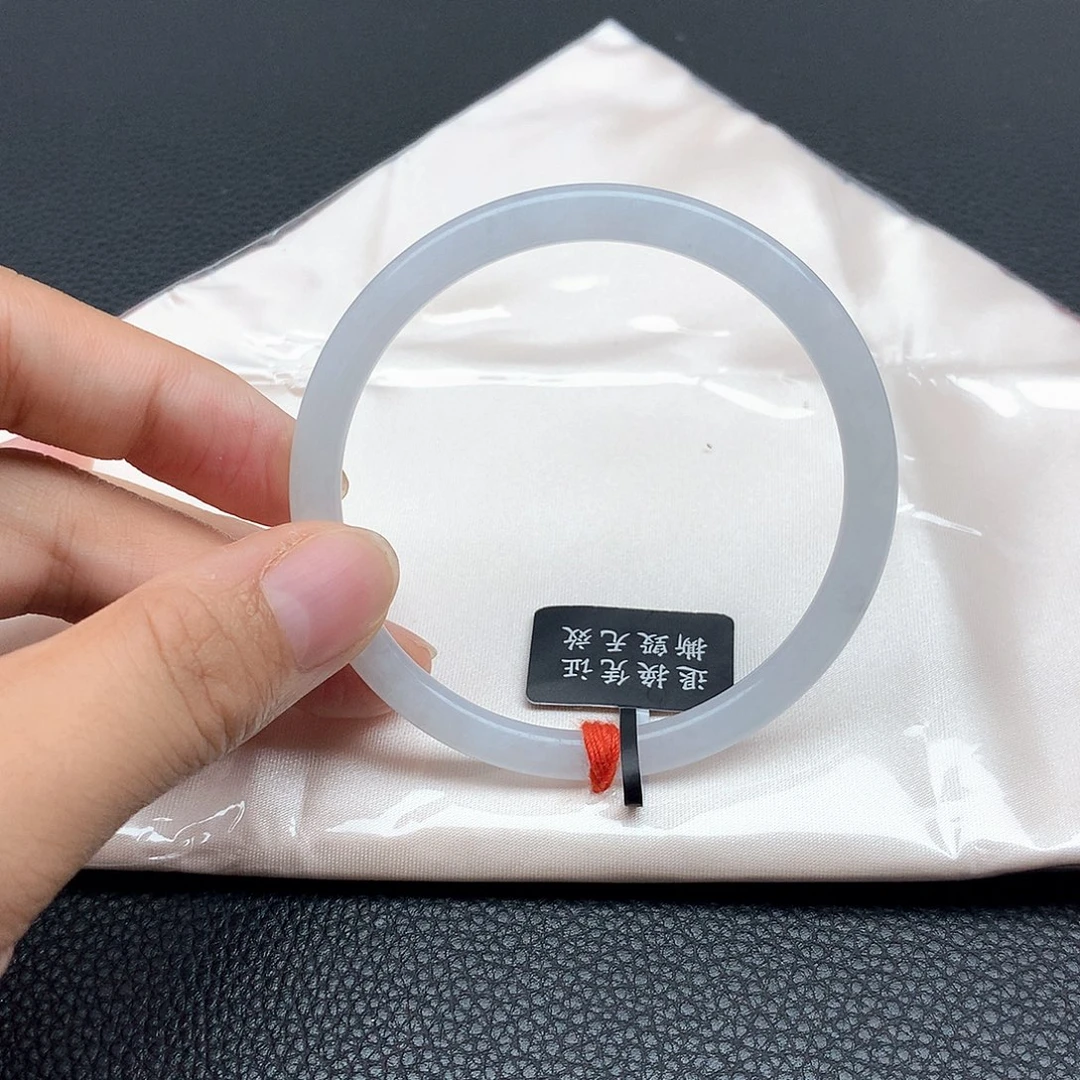 翡翠手镯未镶嵌55圆条完美