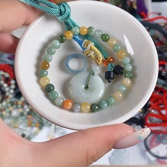 翡翠未镶嵌颈饰天然翡翠拍一发三