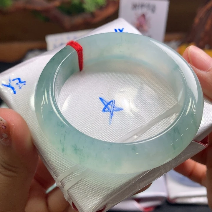 翡翠手镯未镶嵌9号推荐强推闭眼入