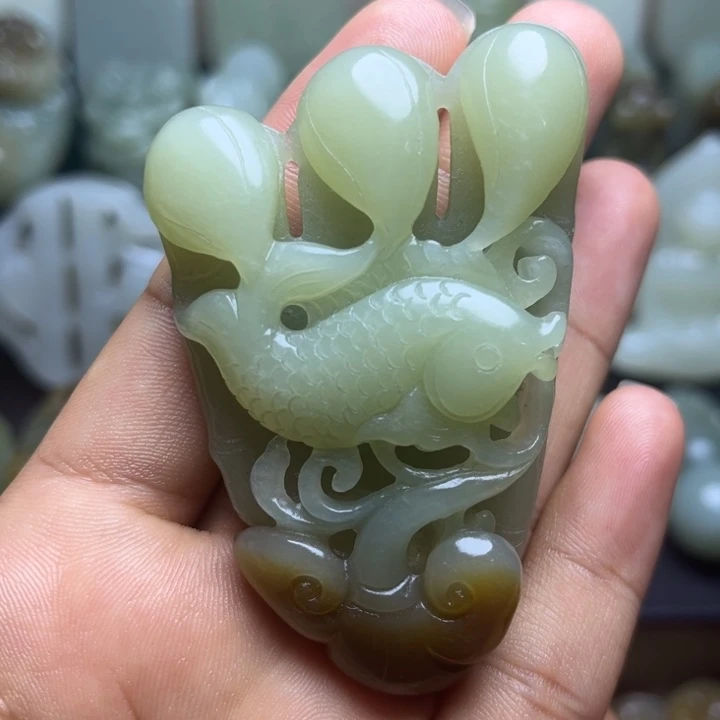 和田玉未镶嵌颈饰