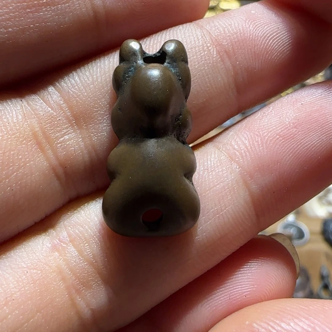 吊坠…………………………………………