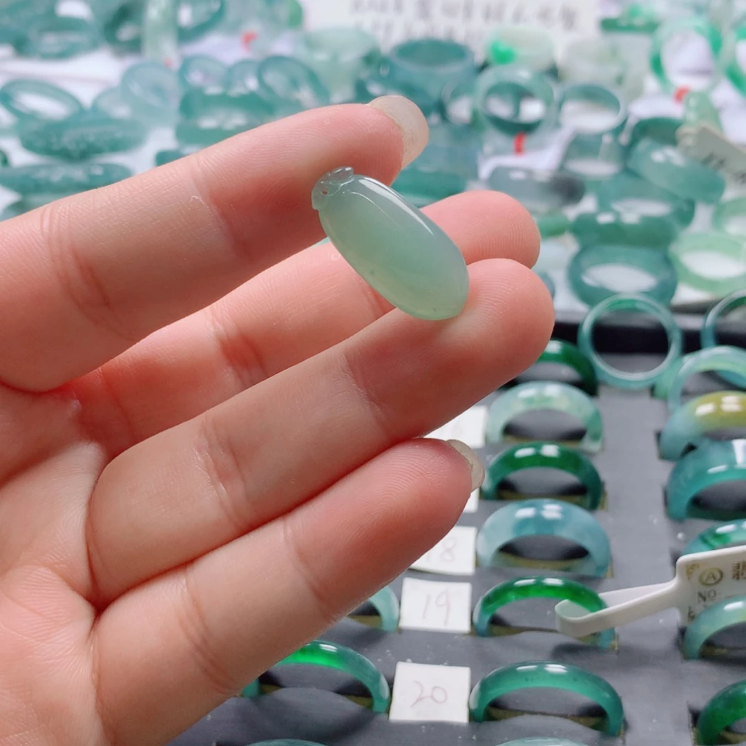 翡翠戒指未镶嵌?*?吊坠