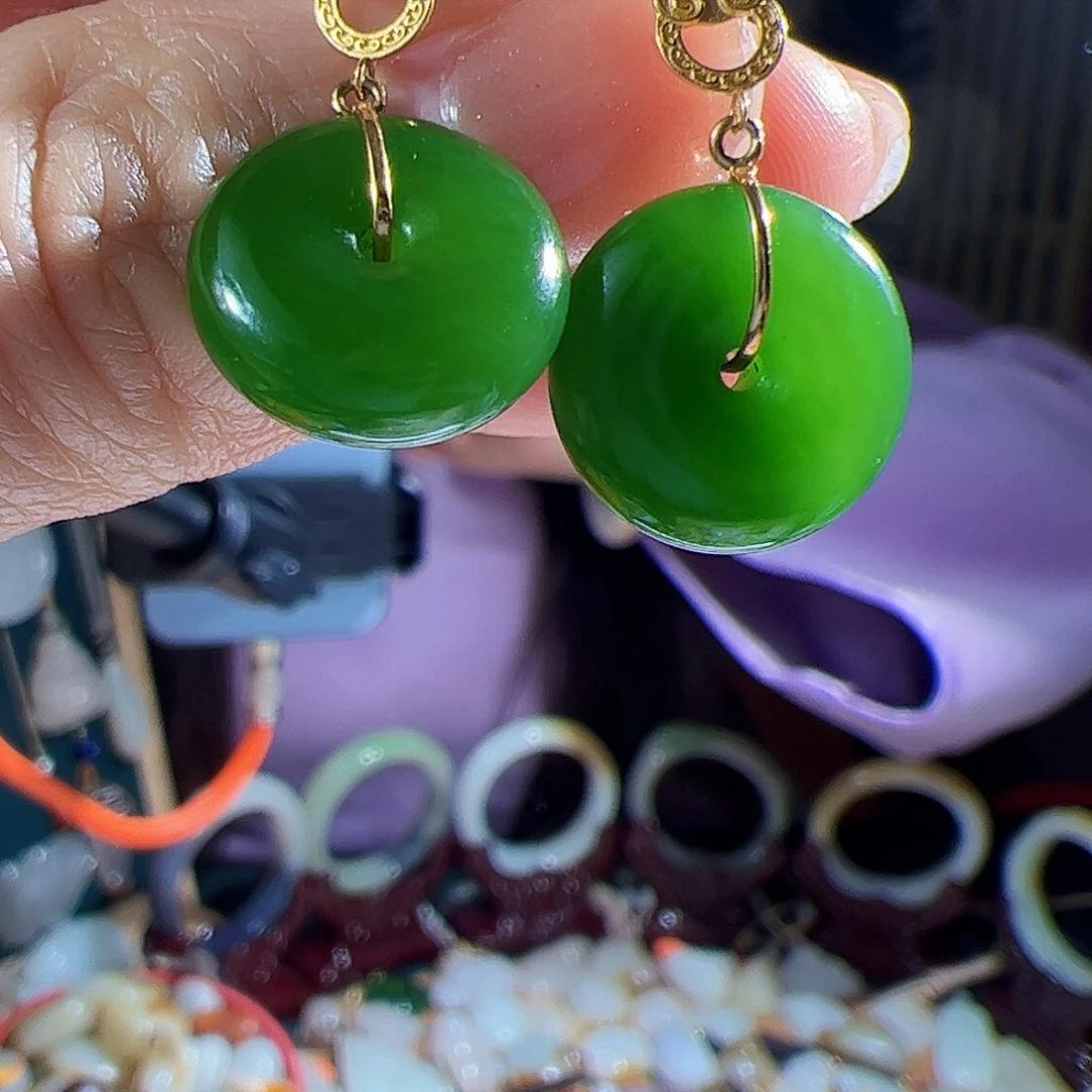 和田玉吊坠(赠链)18K金镶嵌