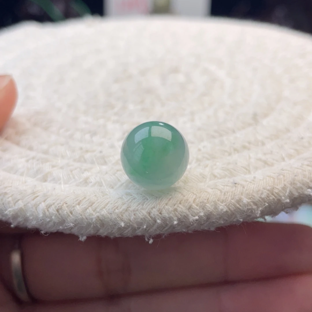 散珠翡翠特色晴绿乌鸡圆珠卡12.1mm