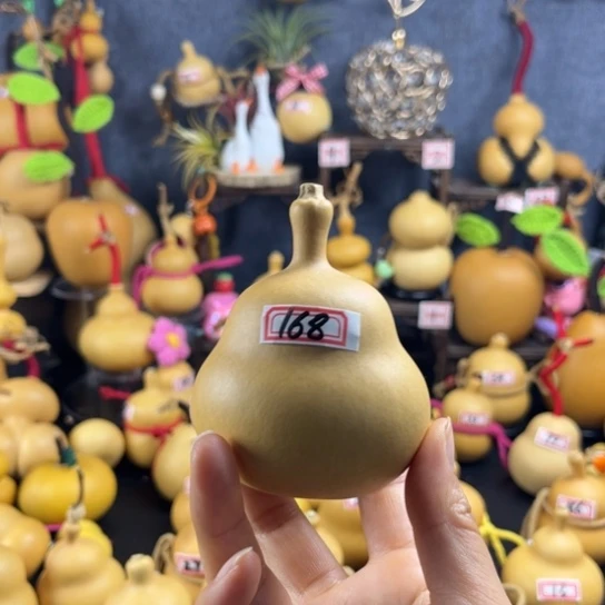 K****天然手把件小葫芦