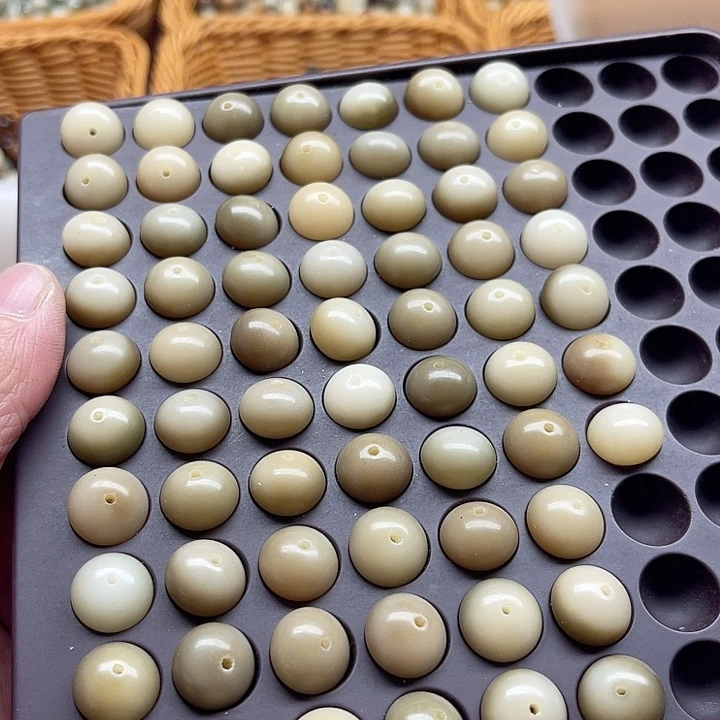 白玉菩提吊坠方****便瑕疵13青提算盘67