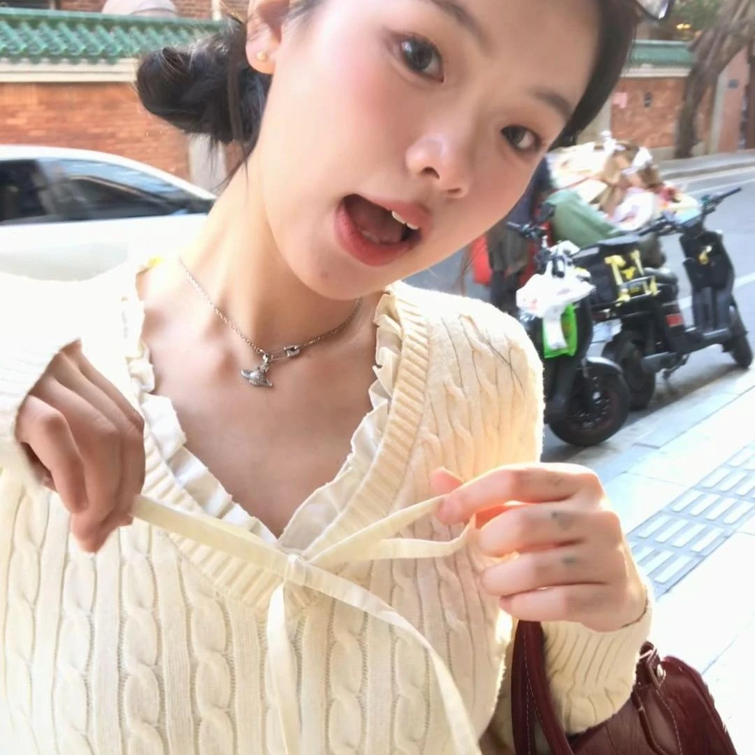 韩系蝴蝶结系带v领长袖毛衣女秋冬温柔风小个子显瘦内搭套头上衣