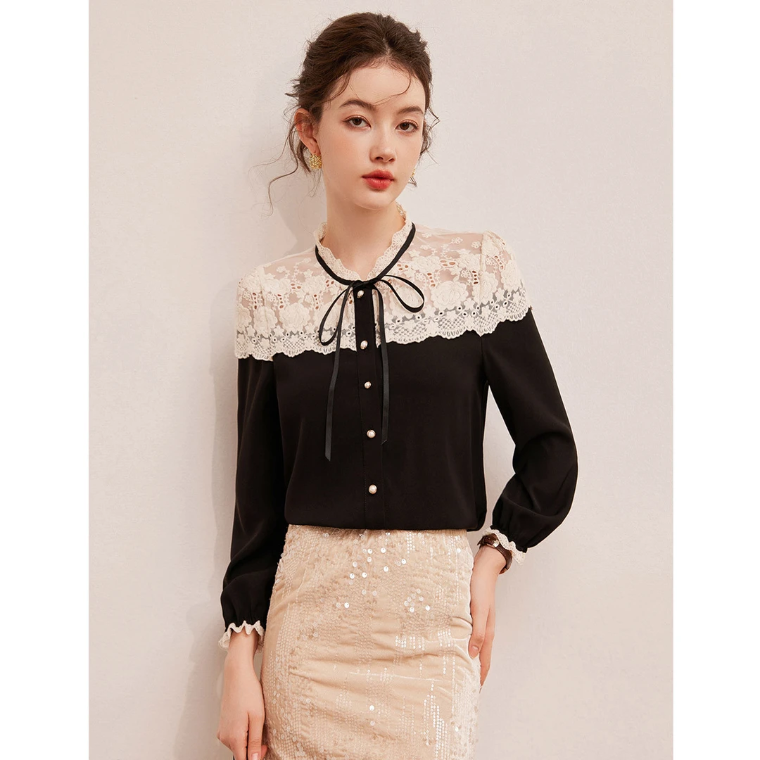 白鹿语秋款复古时尚撞色拼接蕾丝木耳边圆领正肩衬衫女WBL10069