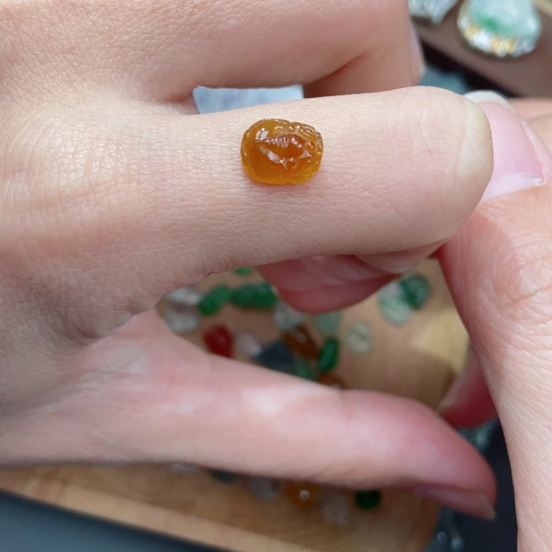 翡翠颈饰未镶嵌翡翠