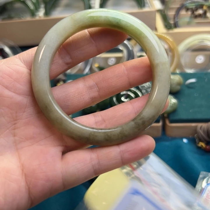 和田玉手镯未镶嵌57.7圈围Q0307