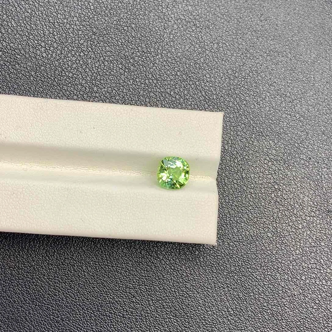 碧玺裸石未镶嵌2.55克拉