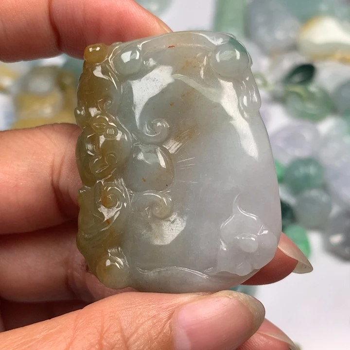 小***9翡翠未镶嵌颈饰翡翠