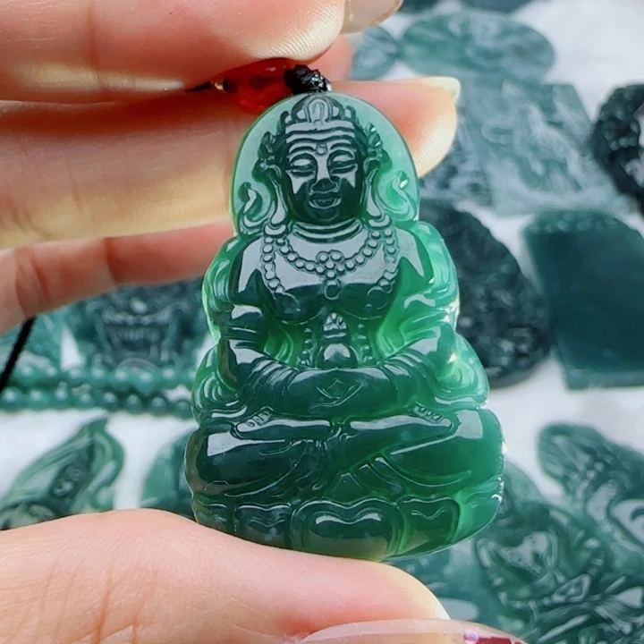 翡翠未镶嵌颈饰多样性发货天然的A货翡翠