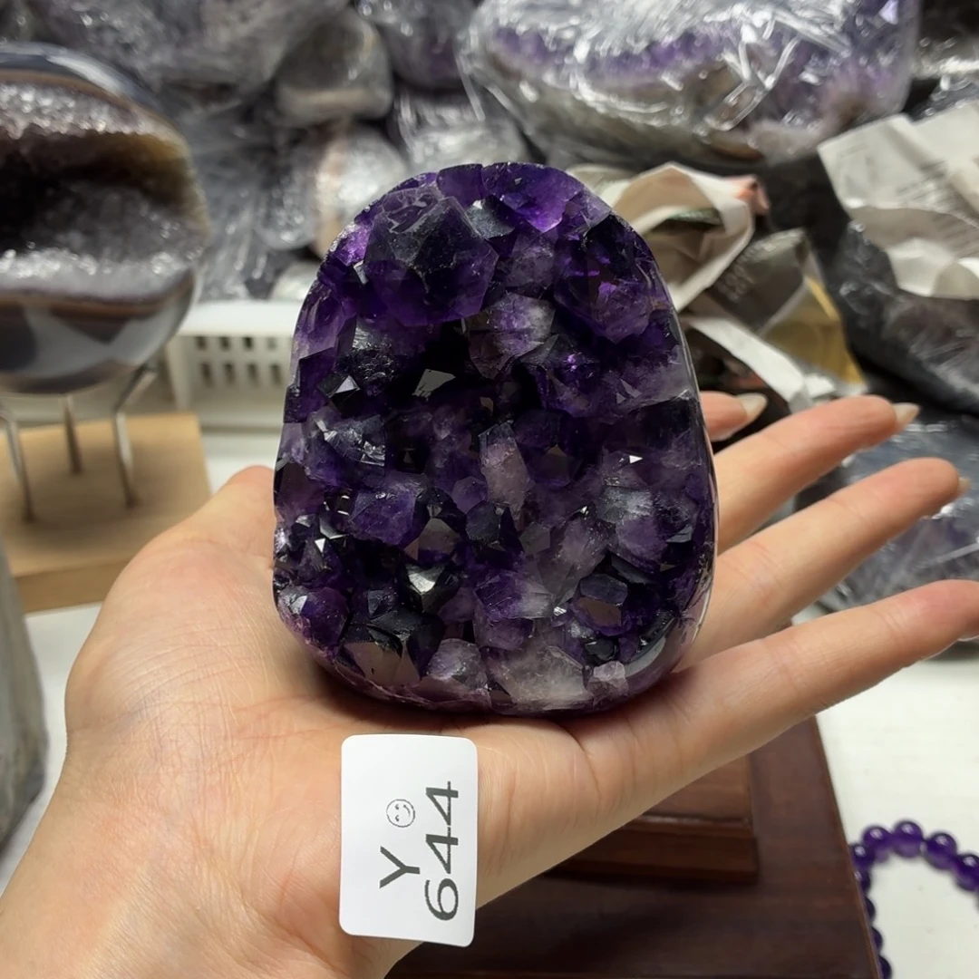 水晶摆件未镶嵌紫水晶