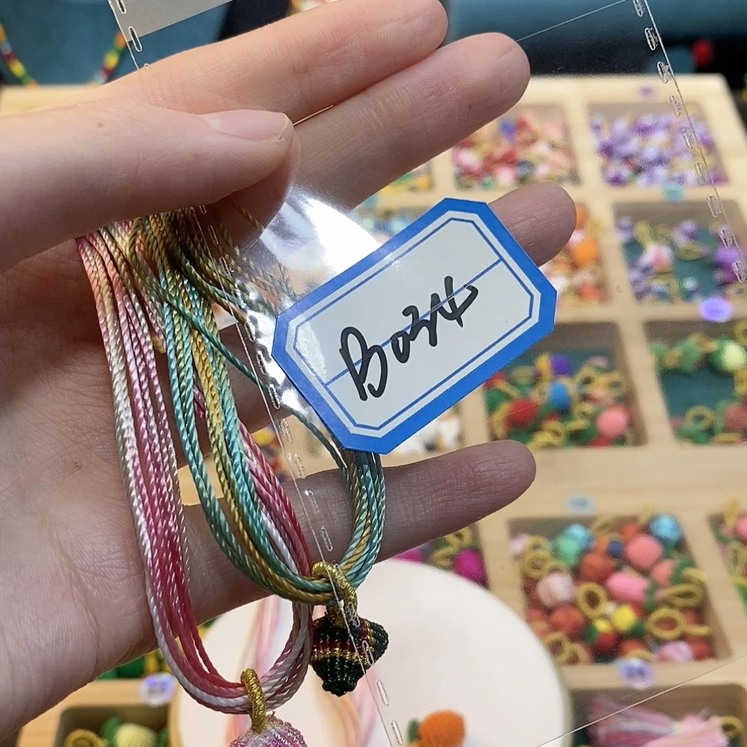 布艺非金属设计款手绳