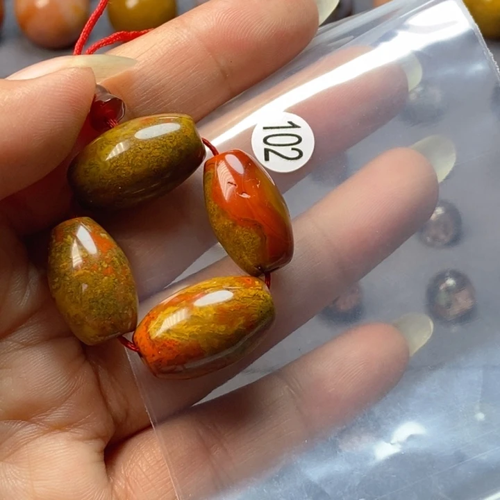 未镶嵌颈饰玛瑙/玉髓战国红