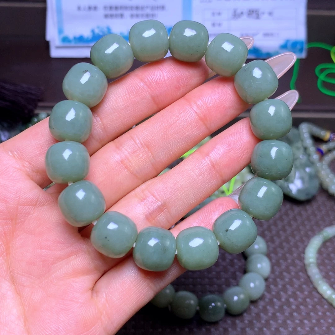 坚***持未镶嵌手串和田玉卡13