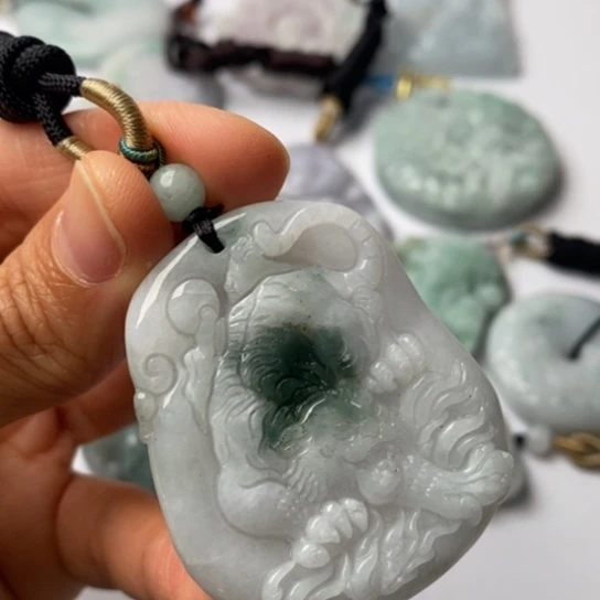 翡翠未镶嵌挂件翡翠