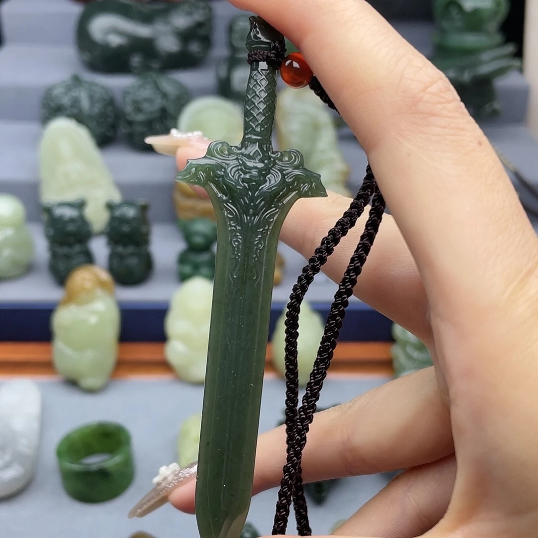 和田玉未镶嵌把件