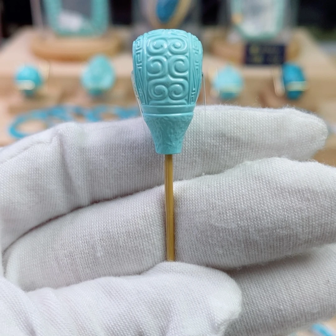 绿松石未镶嵌珠宝奇石