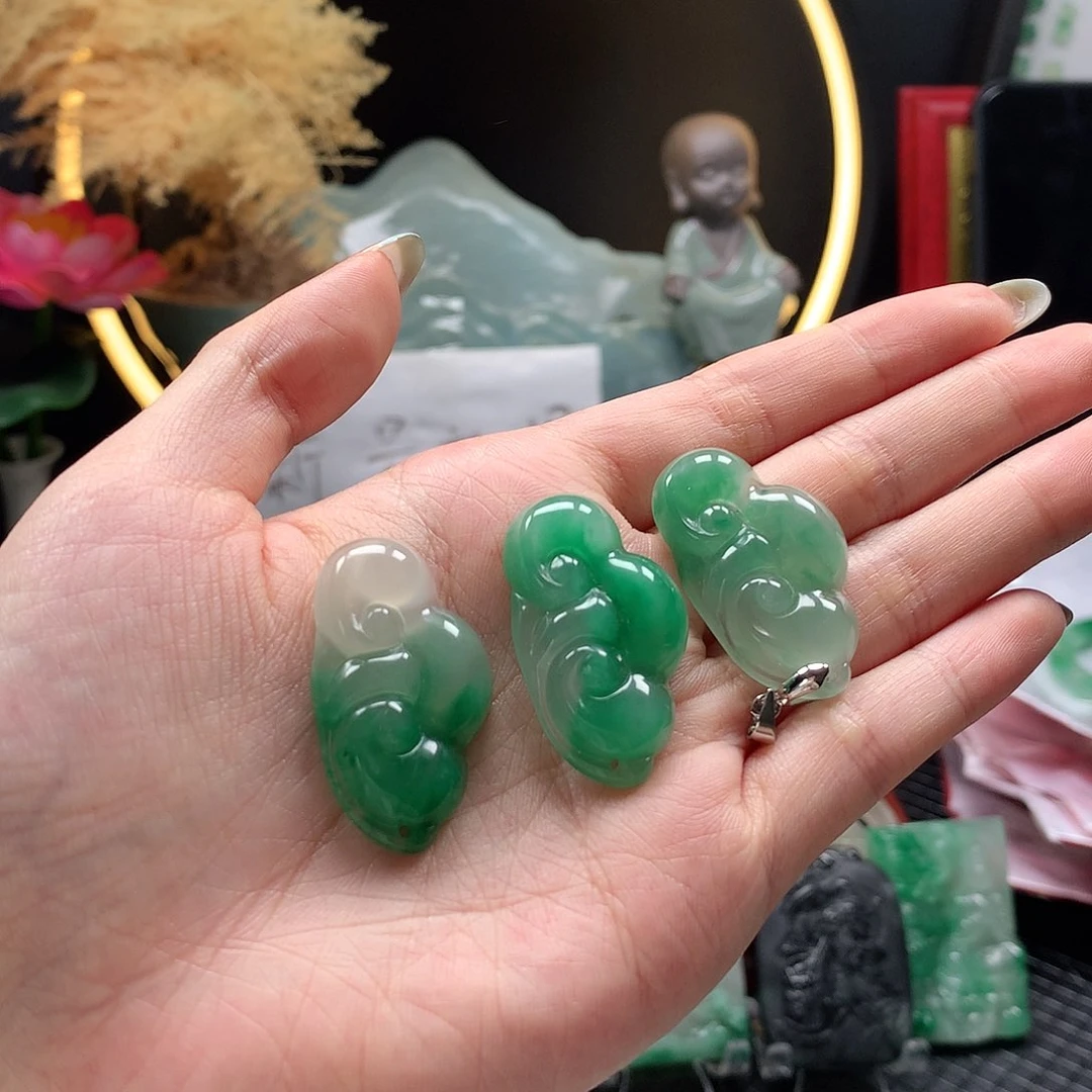 石英质玉吊坠未镶嵌