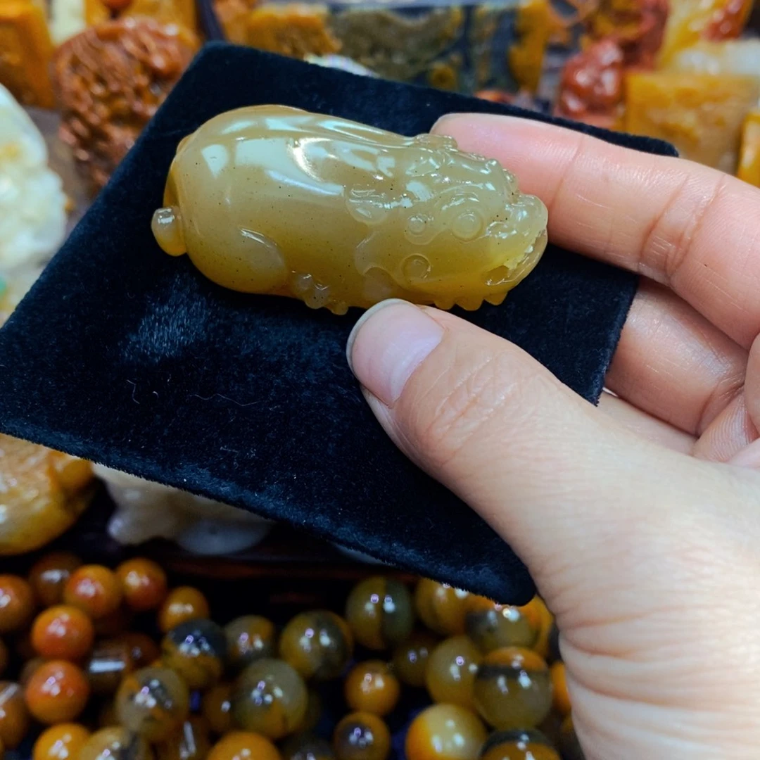 未镶嵌石英质玉（黄龙玉）吊坠(不含链)