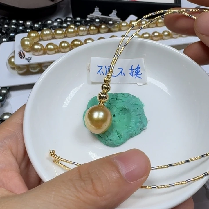 蒙***娜银S925镶嵌颈饰海水珍珠