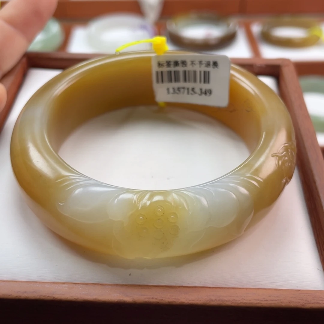 【闪购商品】未镶嵌手镯和田玉链接89。 55-56