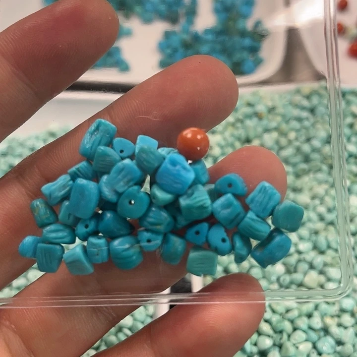 南红玛瑙未镶嵌珠宝奇石雾***山