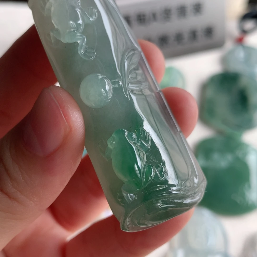 翡翠未镶嵌颈饰翡翠