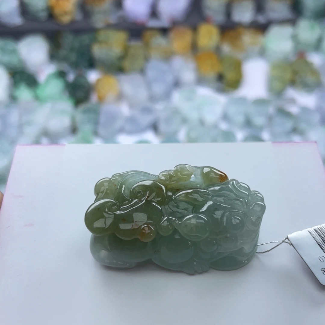 翡翠颈饰未镶嵌貔貅