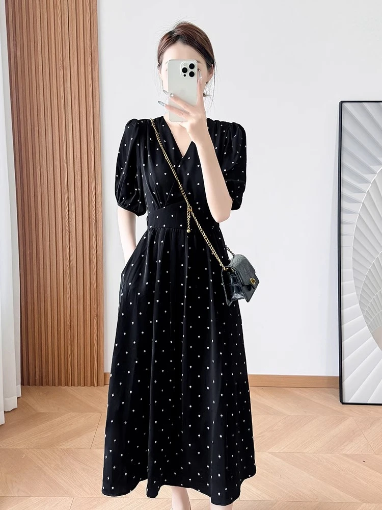 高级感连衣裙女夏季2025新款女装V领法式气质收腰显瘦碎花长裙子