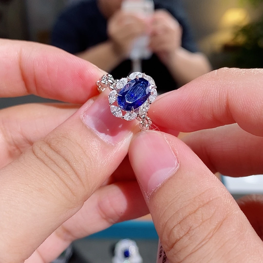 蓝宝石戒指18K金镶嵌2.6ct