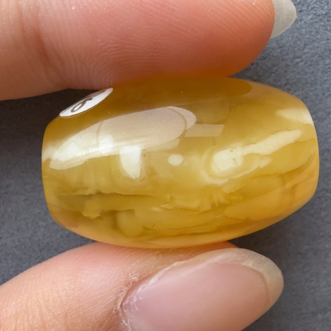 未镶嵌琥珀珠宝奇石