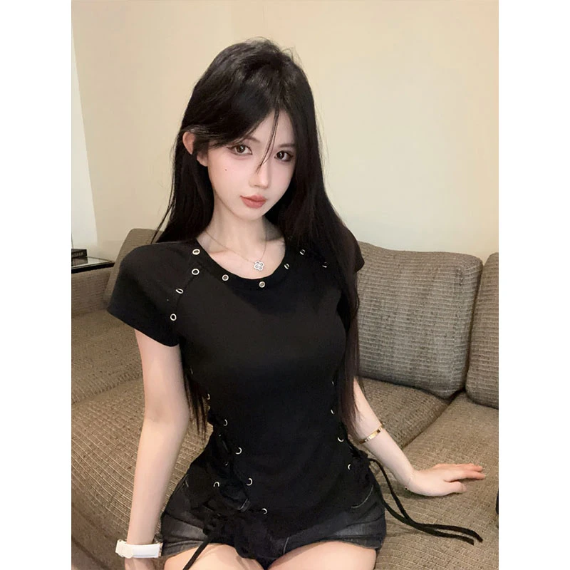 2025新款拽姐辣妹复古鸡眼绑带收腰T恤设计上衣高腰百搭短裤套装