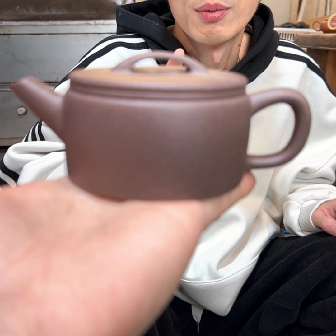 紫砂茶壶CXM。 汉瓦。粗砂紫泥。 200CC