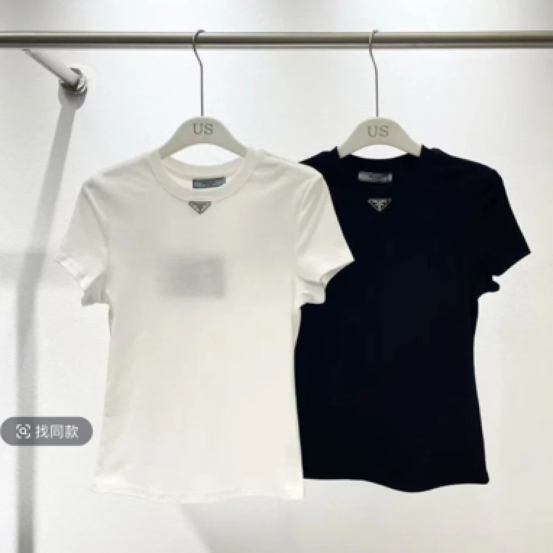 小王自留富家女黑白两色短袖