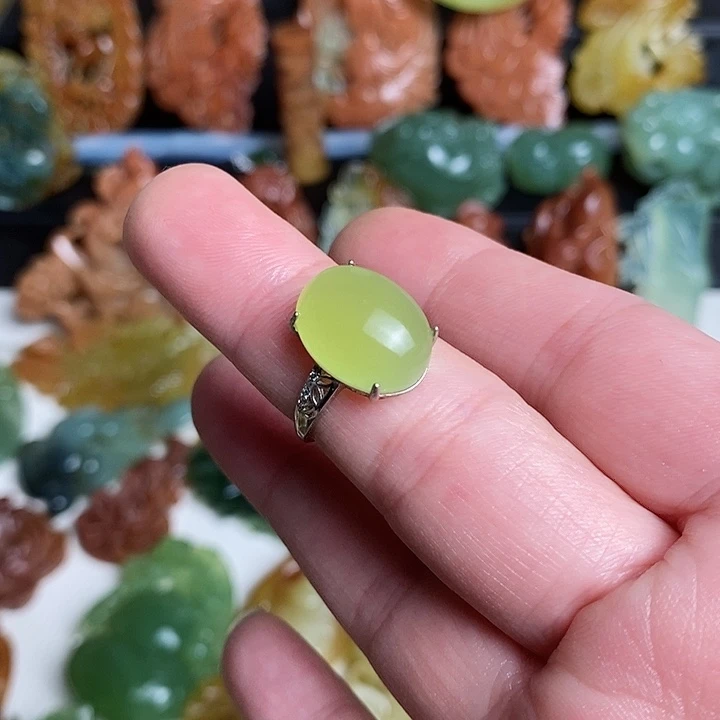 未镶嵌蛇纹石玉颈饰