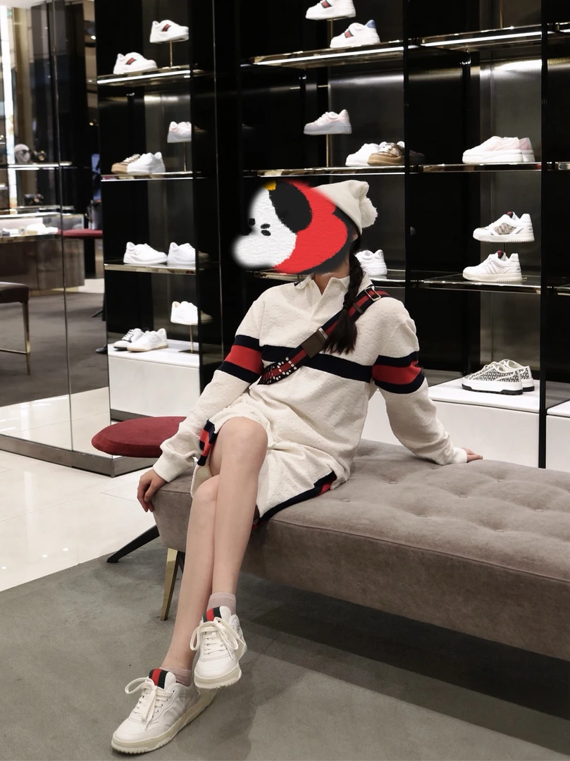 99新/Gucci/古驰/M码/早春系列休闲翻领直筒长袖T恤/010857