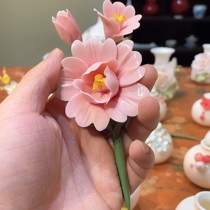 手工陶瓷精致摆件