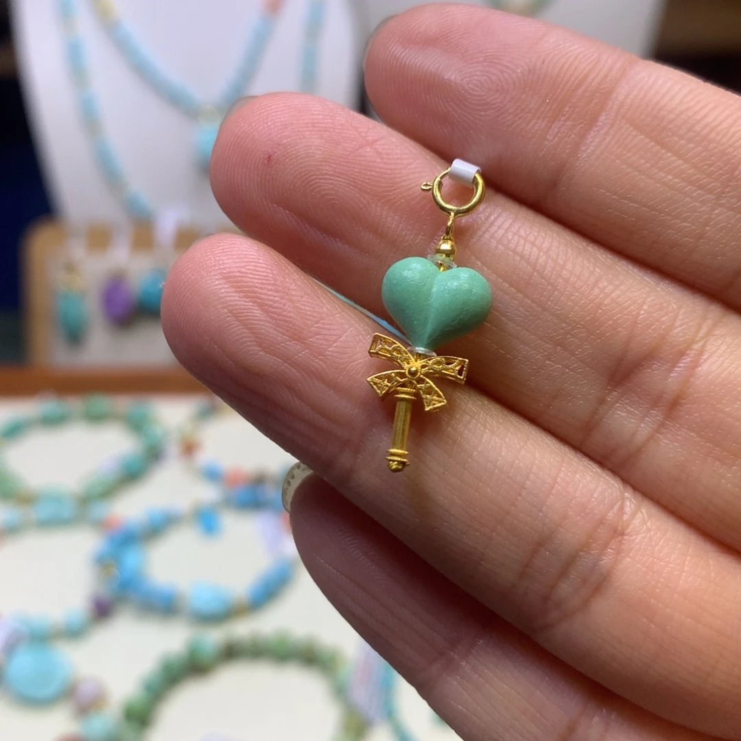 绿松石18K金镶嵌吊坠