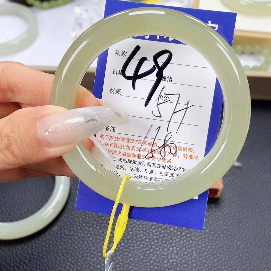 和田玉未镶嵌手镯