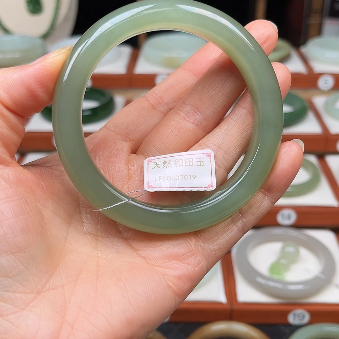 和田玉手镯未镶嵌老*