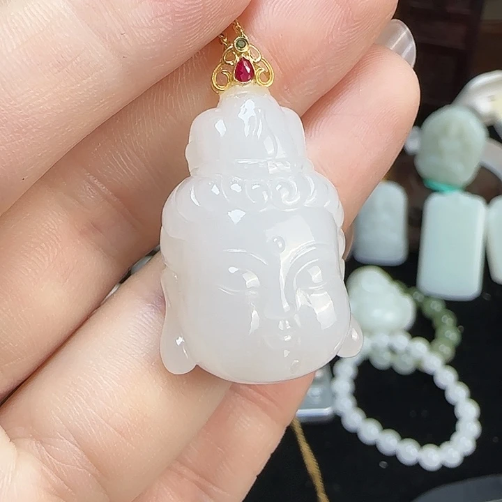 和田玉18K金镶嵌颈饰