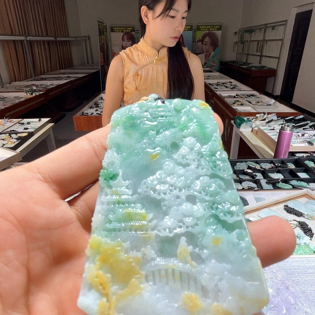 翡翠未镶嵌颈饰一