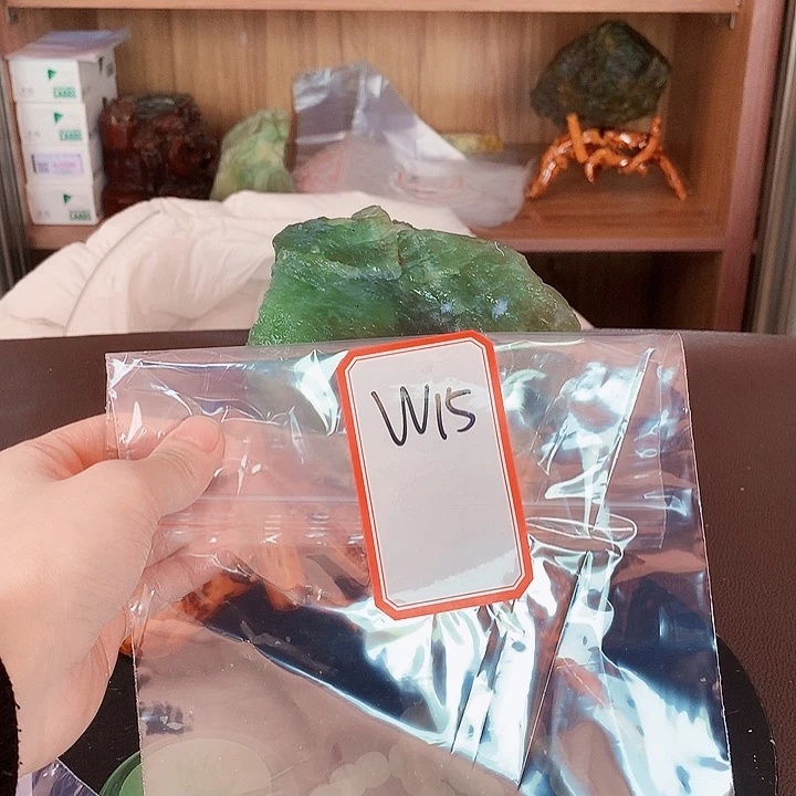 蛇纹石玉岫玉原石未镶嵌潘*进