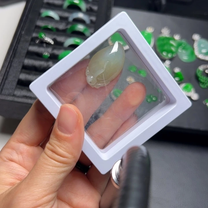 翡翠颈饰未镶嵌臻*天然缅甸翡翠吊坠