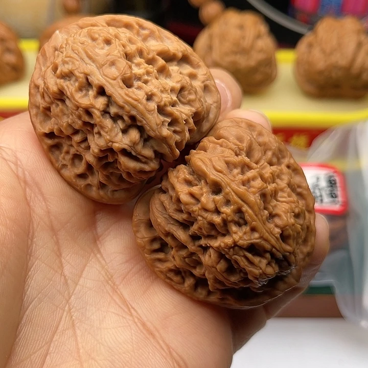 桃核把件风***G43三角南疆石