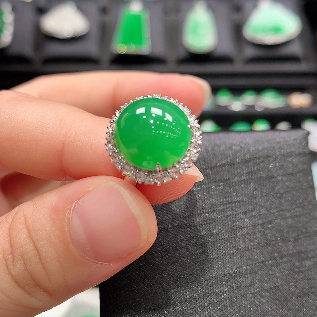 翡翠戒指18K金镶嵌戒指