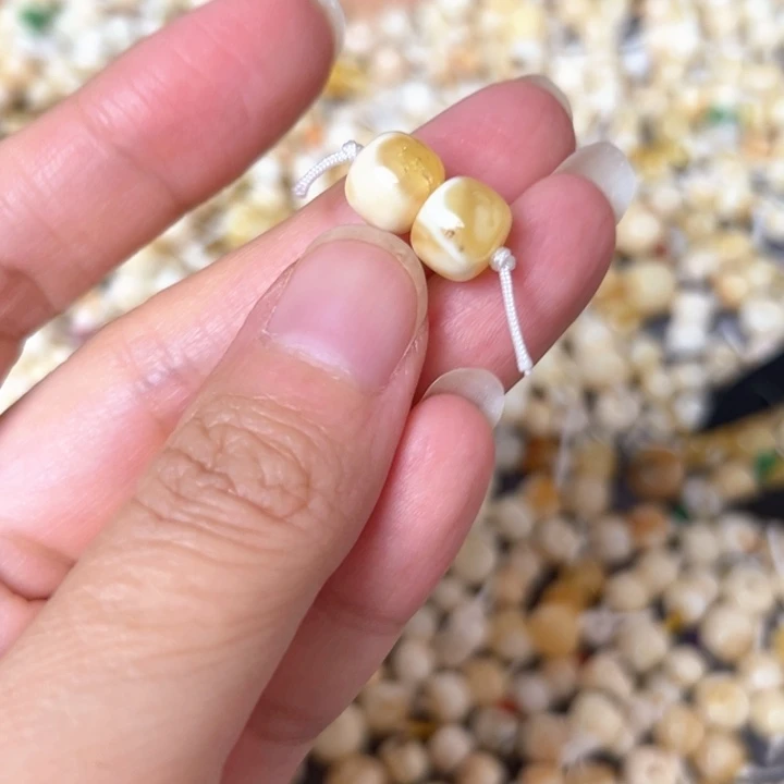裸石蜜蜡未镶嵌8.7mm一对